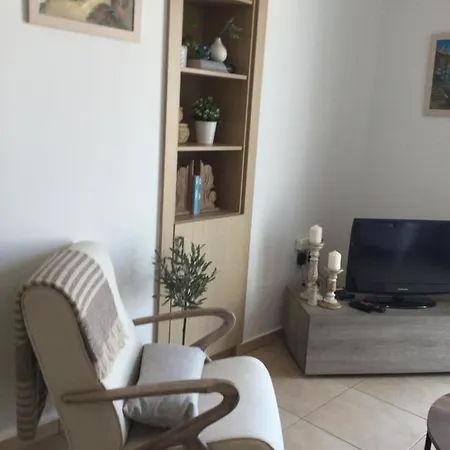 Helena Paralimni